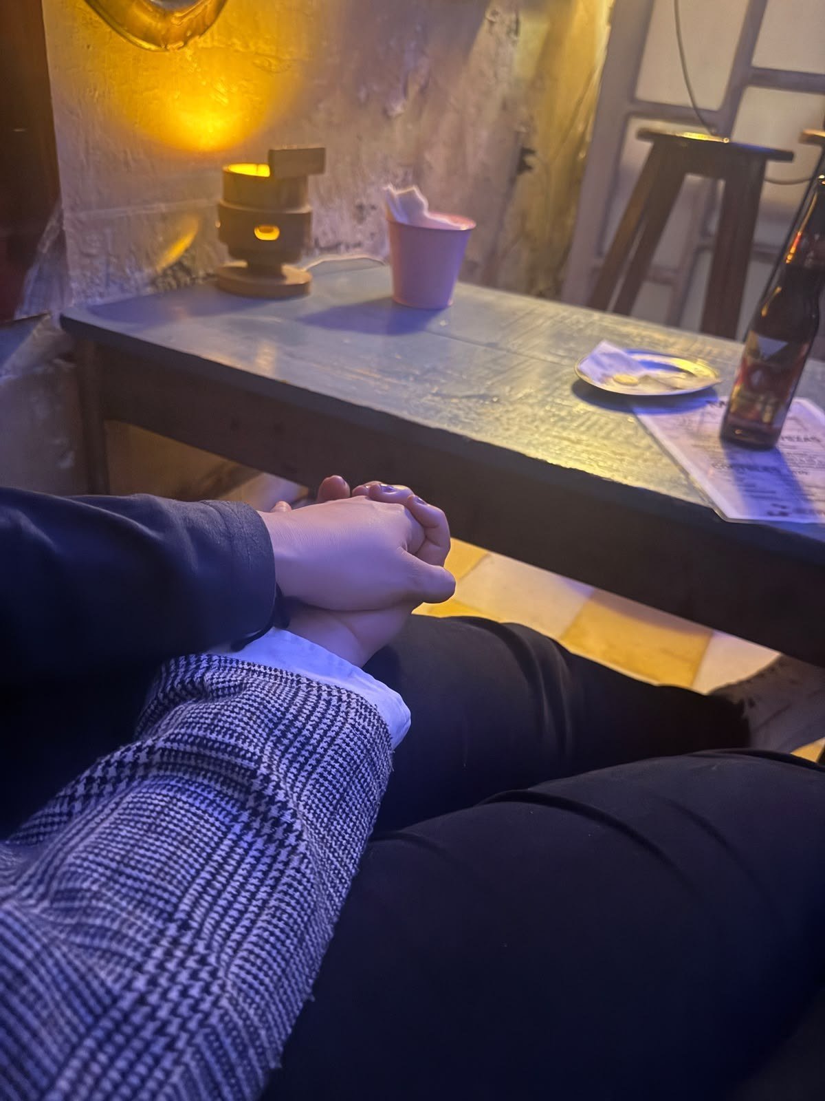 Tomadas de la mano